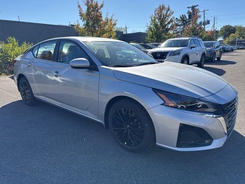 New 2025 Nissan Altima 2.5 SV w/ SV Special Edition Package image 3