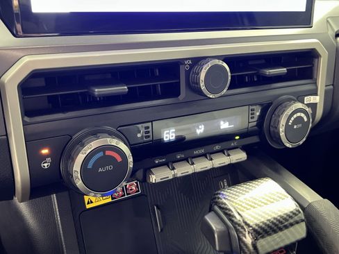 Used 2024 Toyota Tacoma TRD Sport w/ TRD Sport Upgrade Package image 21