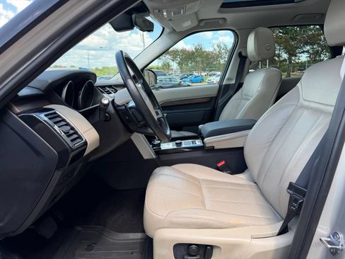 Used 2017 Land Rover Discovery HSE AWD/4WD image 21