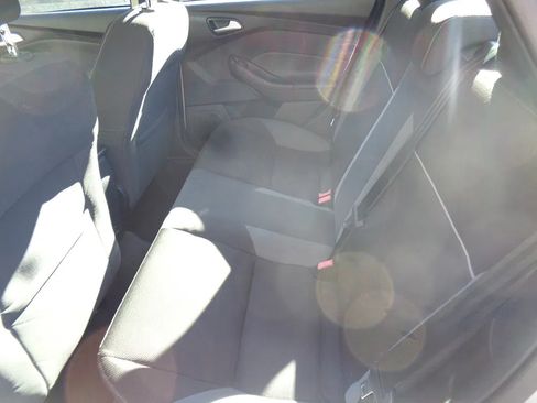 Used 2014 Ford Focus SE FWD image 12