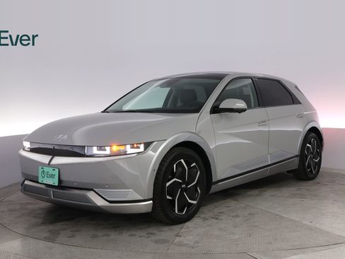 Used 2024 Hyundai Ioniq 5 Limited image 2