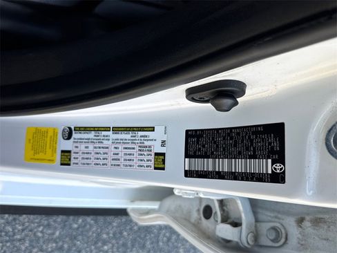 Used 2023 Toyota Corolla SE image 32