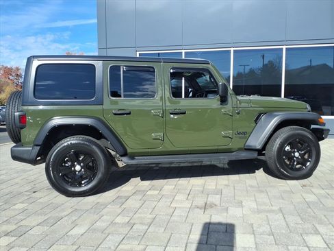 Used 2021 Jeep Wrangler Sport S image 2