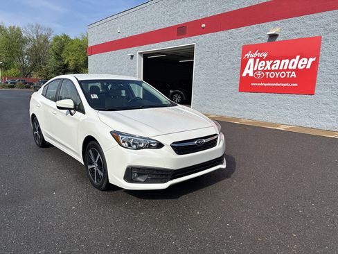 Used 2022 Subaru Impreza 2.0i Premium AWD/4WD image 1