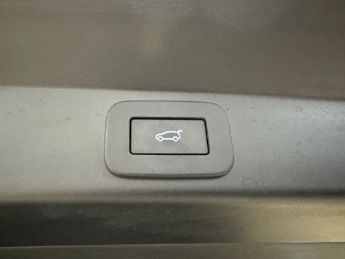 Used 2025 Land Rover Range Rover Sport Dynamic SE image 30