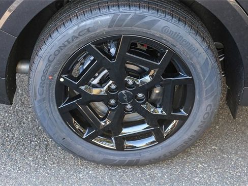 New 2025 Kia Carnival SX w/ SX Dark Edition Package image 11