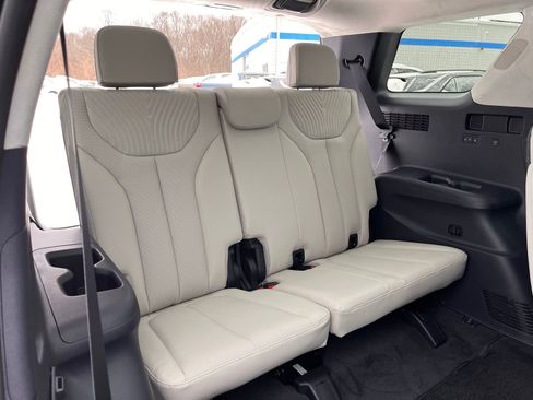 Used 2023 Hyundai Palisade Calligraphy image 17