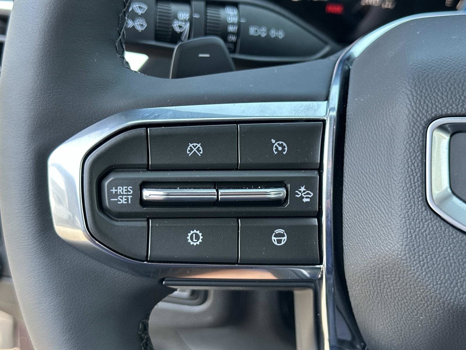 New 2026 GMC Yukon Elevation w/ Elevation Premium Package AWD/4WD image 11