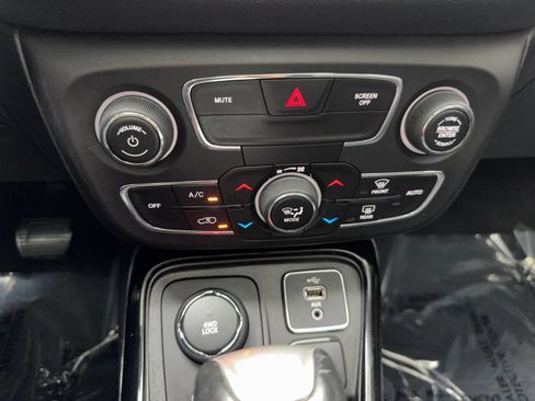 Used 2019 Jeep Compass Limited AWD/4WD image 29