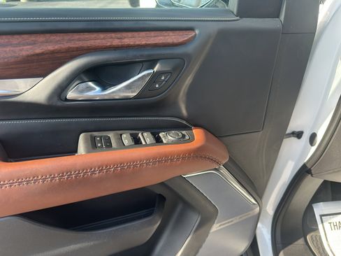 Used 2023 GMC Yukon Denali Ultimate image 17