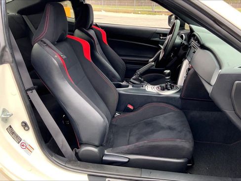 Used 2015 Scion FR-S image 9
