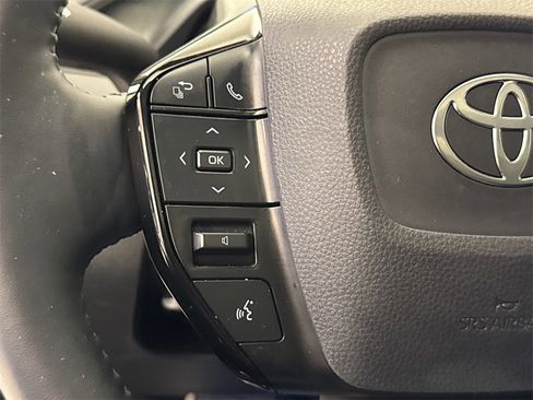 Used 2024 Toyota Prius XLE image 33