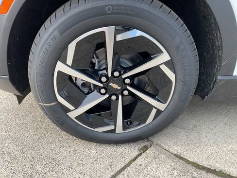 New 2026 Chevrolet Equinox EV LT image 11