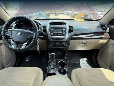 Used 2015 Kia Sorento LX FWD image 3