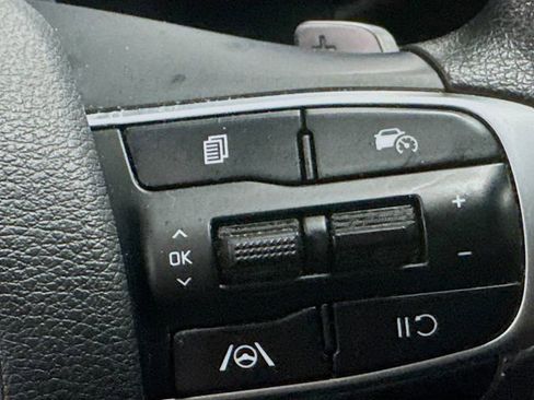 Used 2023 Kia Sportage LX image 17