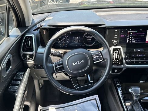 Certified 2023 Kia Sorento SX AWD/4WD image 25