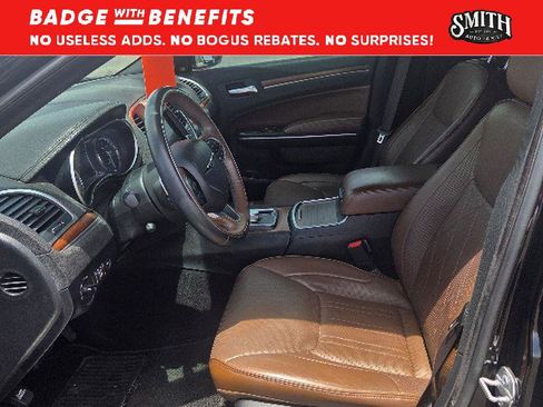 Used 2018 Chrysler 300 C w/ Safetytec Plus Group RWD image 10