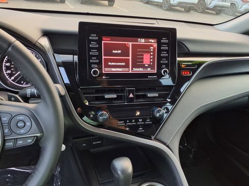 Used 2023 Toyota Camry SE AWD/4WD image 9