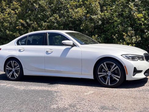 Used 2019 BMW 330i Sedan w/ Premium Package image 10