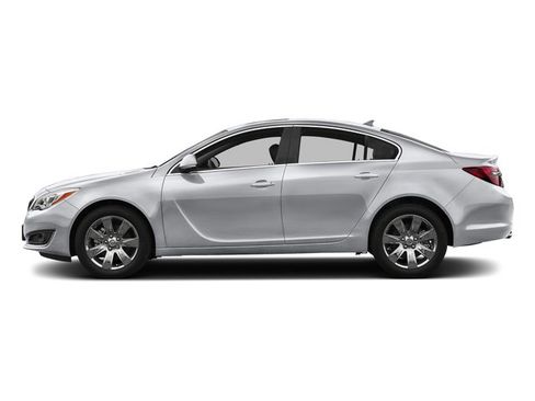 Used 2017 Buick Regal AWD image 2