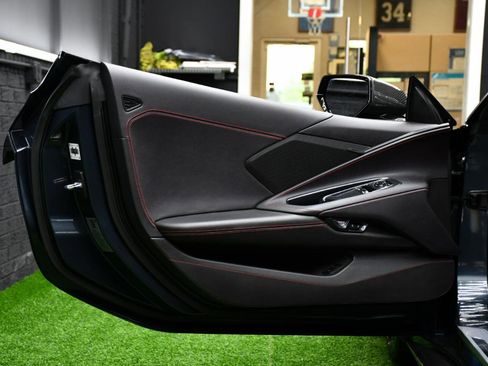 Used 2021 Chevrolet Corvette Stingray Coupe w/ Z51 Performance Package RWD image 28