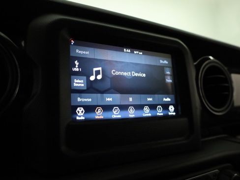 Used 2022 Jeep Wrangler Unlimited Sport image 17