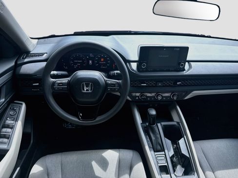 Used 2025 Honda Accord SE image 18