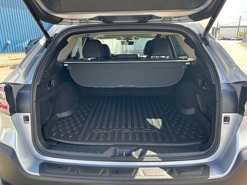 Used 2023 Subaru Outback Limited AWD/4WD image 23