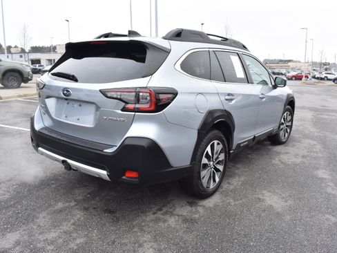 Used 2023 Subaru Outback Limited image 9