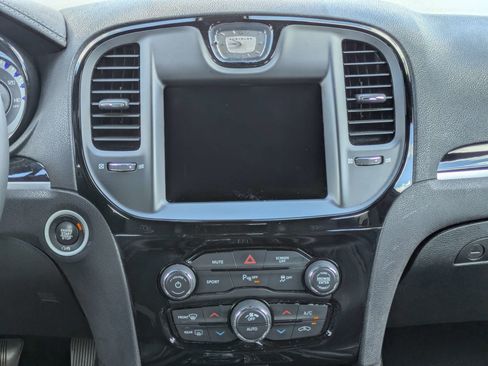 Used 2023 Chrysler 300 S RWD image 5