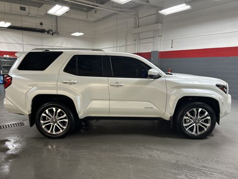 Used 2025 Toyota 4Runner Limited AWD/4WD image 11