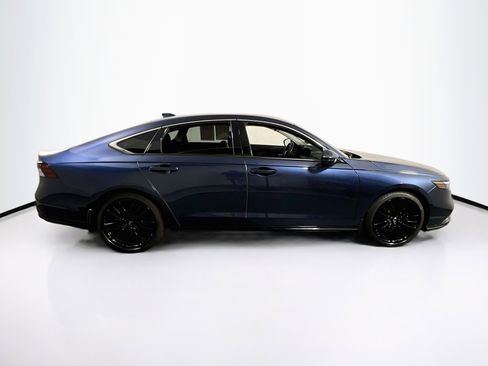 Used 2023 Honda Accord Touring image 4