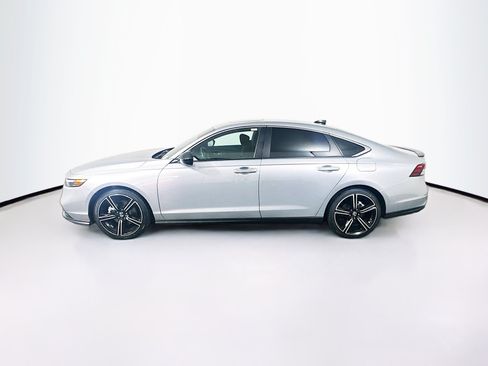 Used 2025 Honda Accord Sport image 4