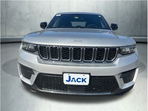 New 2025 Jeep Grand Cherokee Laredo X w/ Trailer Tow Package image 5