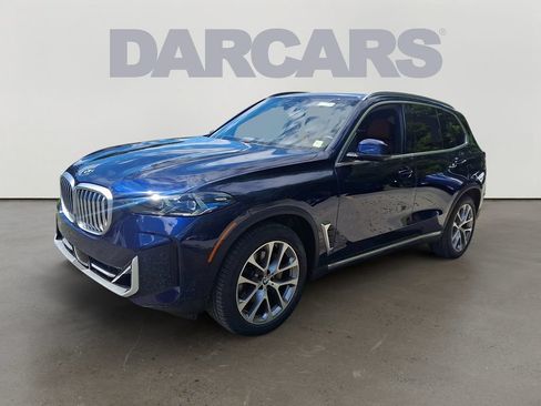 Certified 2024 BMW X5 xDrive40i w/ Premium Package AWD/4WD image 3