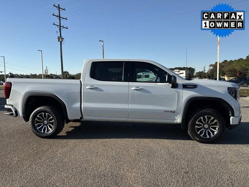 Used 2022 GMC Sierra 1500 AT4 w/ AT4 Premium Package image 2