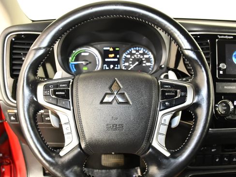Used 2018 Mitsubishi Outlander GT AWD/4WD image 18