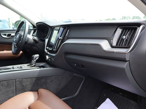 Used 2019 Volvo XC60 T6 Inscription w/ Protection Package Premier AWD/4WD image 9