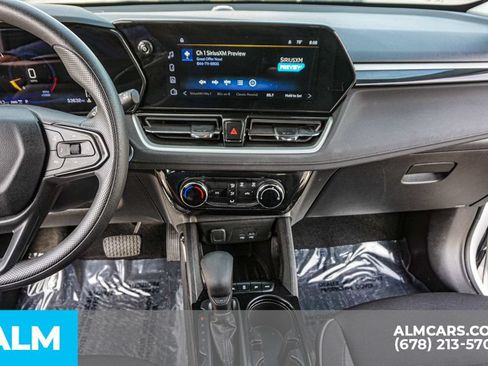 Used 2025 Chevrolet TrailBlazer LT AWD/4WD image 37