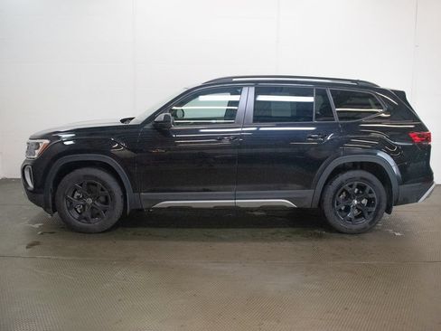 Used 2024 Volkswagen Atlas Peak Edition SE AWD/4WD image 7