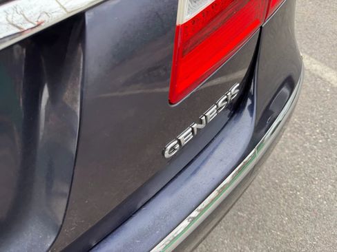 Used 2012 Hyundai Genesis 3.8 w/ Premium Pkg image 12