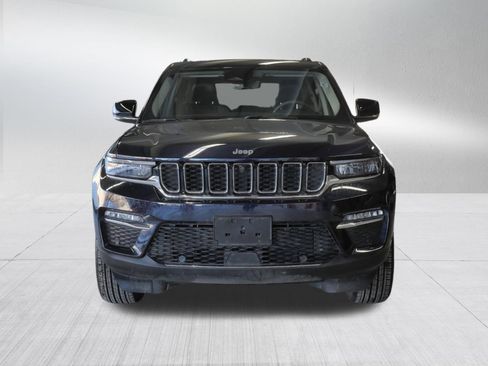 Used 2023 Jeep Grand Cherokee Limited w/ Luxury Tech Group II image 2