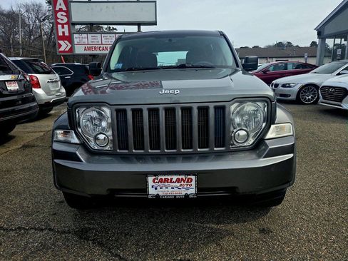 Used 2012 Jeep Liberty Sport image 2