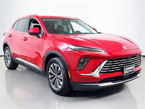 Certified 2025 Buick Envision Preferred image 3