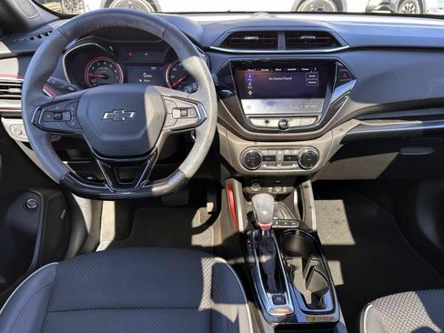 Used 2023 Chevrolet TrailBlazer RS w/ Sun and Liftgate Package AWD/4WD image 16