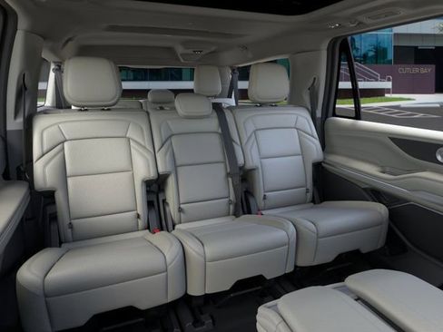 New 2026 Lincoln Navigator L Reserve w/ Jet Appearance Package AWD/4WD image 11