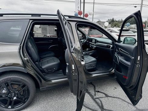 Certified 2023 Kia Telluride SX X-Line AWD/4WD image 36