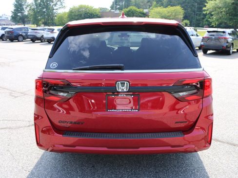 Used 2026 Honda Odyssey Sport-L image 3