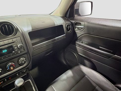 Used 2017 Jeep Patriot High Altitude FWD image 22