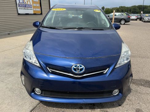 Used 2013 Toyota Prius V Five FWD image 2